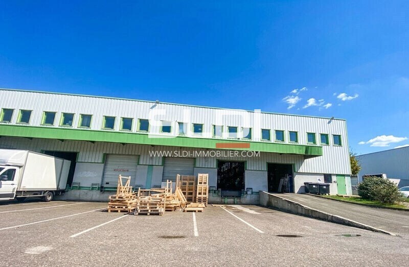 66 Avenue Des Freres Montgolfier, Genas à louer Photo de l’immeuble– Image 1 sur 7