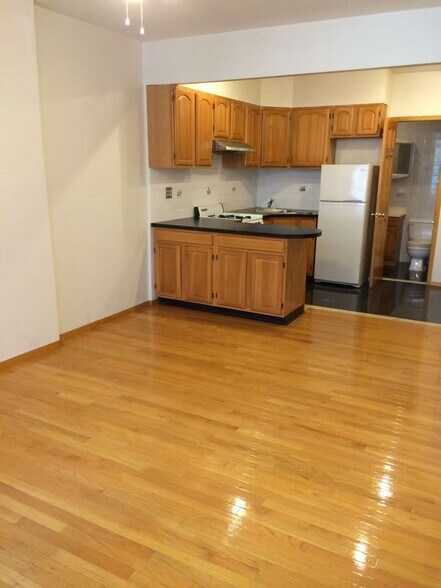 1164 1st Ave, New York, NY à vendre - Photo de l’immeuble – Image 2 sur 14