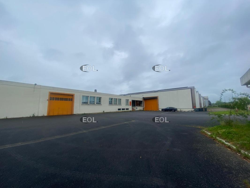 Industriel/Logistique dans Nangis à vendre Photo de l’immeuble– Image 1 sur 13
