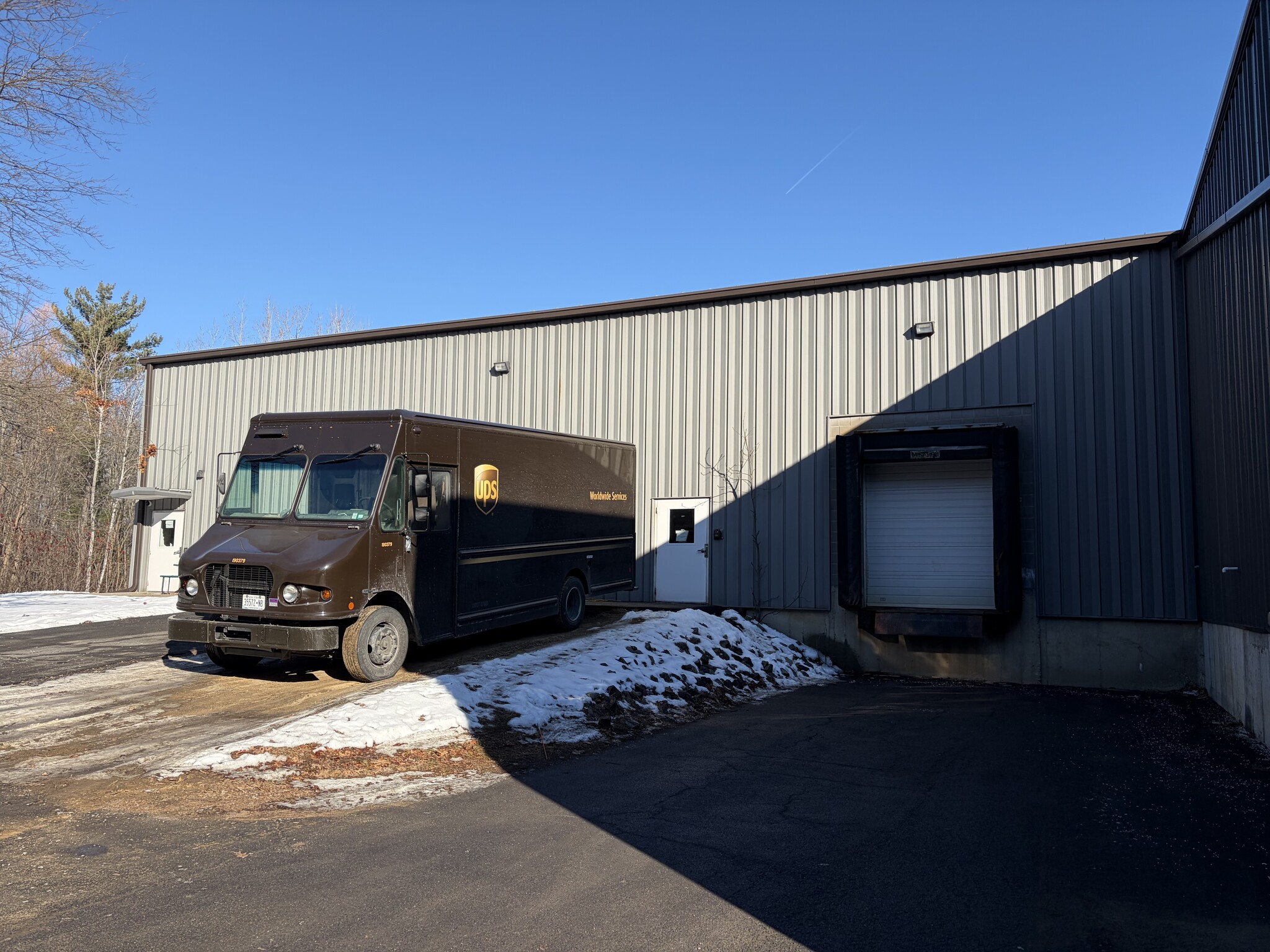 8 Enterprise Ave, Clifton Park, NY à louer Photo intérieure– Image 1 sur 4