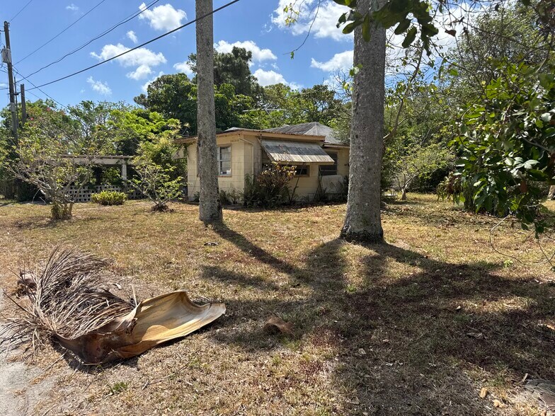 3358 S Jog Rd, Greenacres, FL à vendre - Photo de l’immeuble – Image 2 sur 18