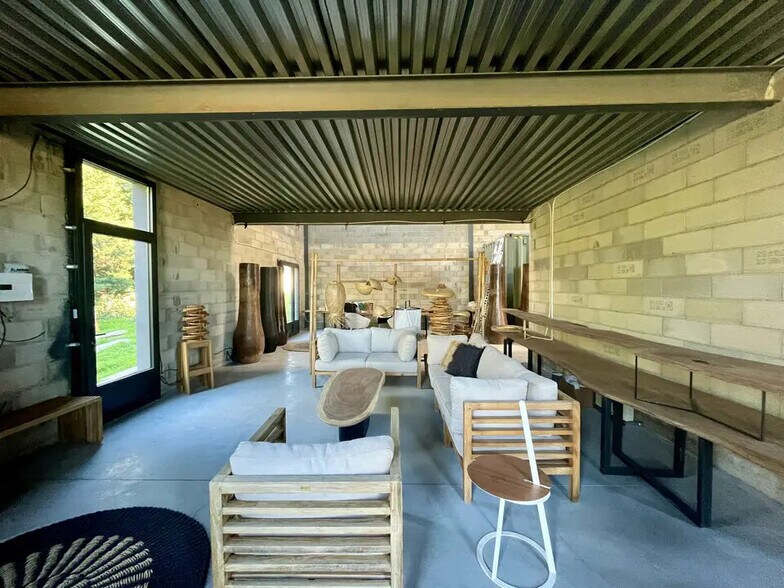 Bureau dans Eygalières à louer - Photo intérieure – Image 2 sur 6