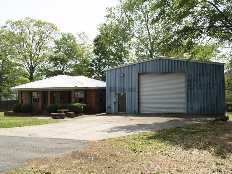 760 Ledford St SE, Smyrna, GA à vendre - Photo de l’immeuble – Image 1 sur 9