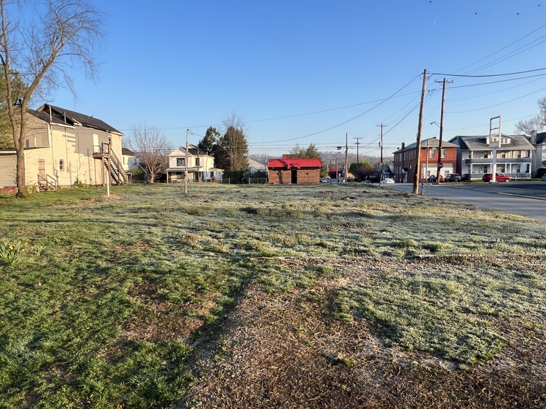 711 Adams, Huntington, WV à vendre - Photo principale – Image 1 sur 5