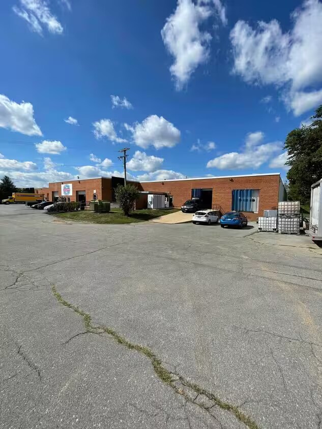 1341 Hughes Ford Rd, Frederick, MD à louer Photo de l’immeuble– Image 1 sur 1