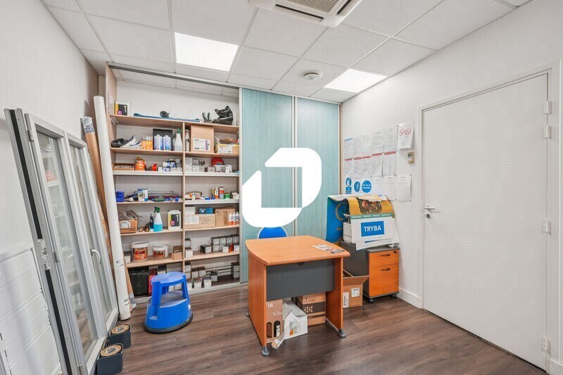 Bureau dans Asnières-sur-Seine à vendre - Photo intérieure – Image 3 sur 11