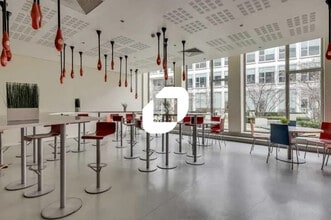 Local d’activités dans Saint-Denis à louer Photo de l’immeuble– Image 2 sur 3