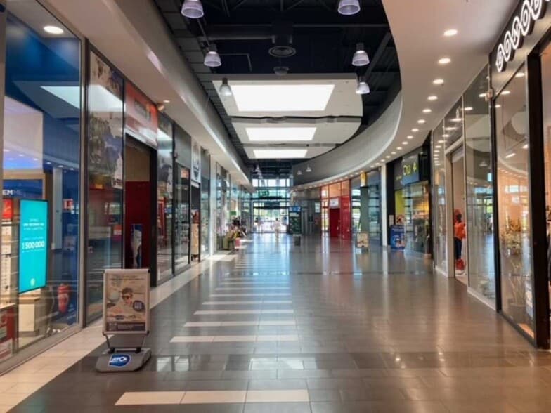Avenue Charles De Gaulle, Mâcon à louer - Photo de l’immeuble – Image 1 sur 1