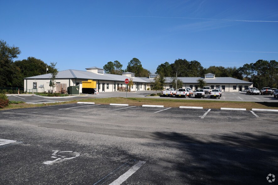 437-481 W Ardice Ave, Eustis, FL à louer - Photo de l’immeuble – Image 3 sur 25
