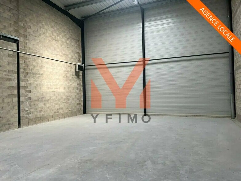 Local d'activités dans Buchelay à vendre - Photo de l’immeuble – Image 3 sur 3