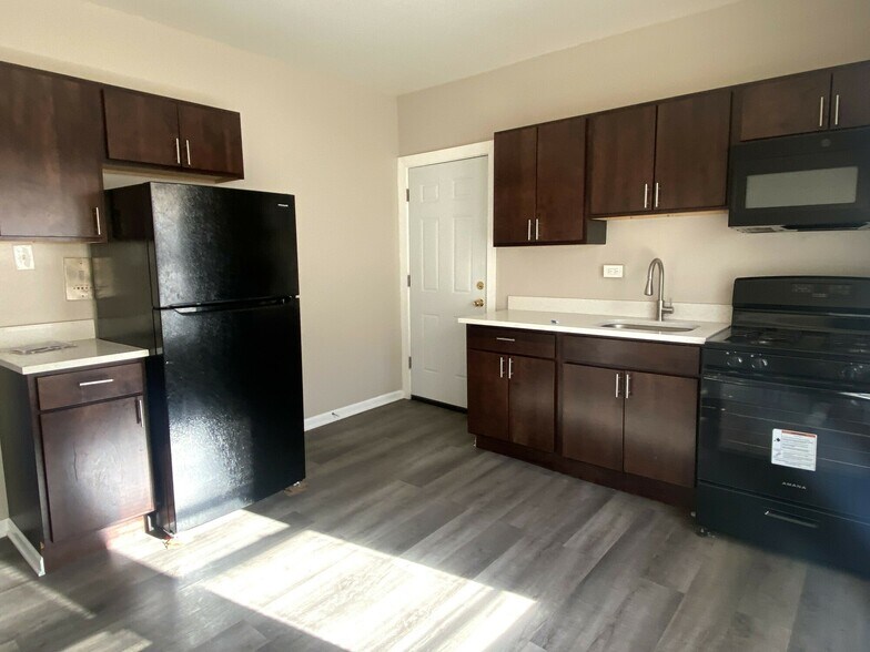 6700 S Merrill Ave, Chicago, IL à vendre - Photo de l’immeuble – Image 3 sur 5