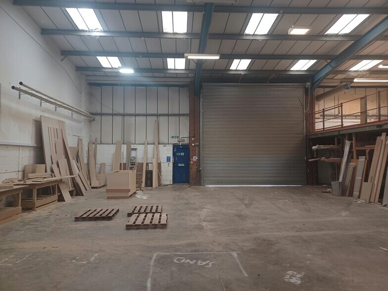 Bone Ln, Newbury à louer - Photo de l’immeuble – Image 3 sur 8