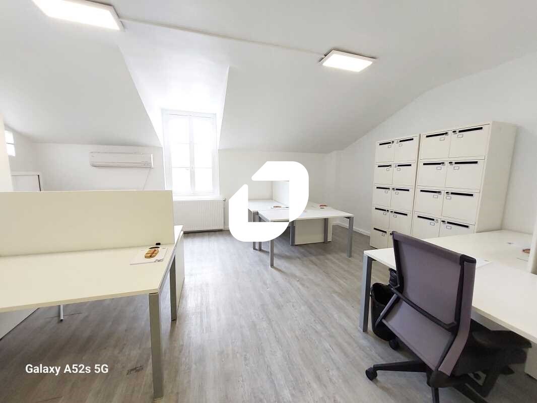 Bureau dans Versailles à louer Photo intérieure– Image 1 sur 6
