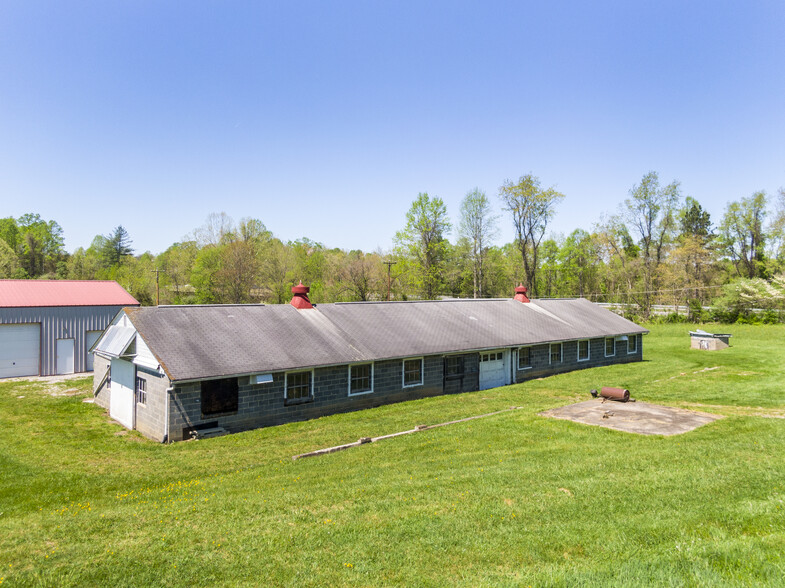212 Adkins Finley Ln, Milton, WV à vendre - Photo de l’immeuble – Image 3 sur 22
