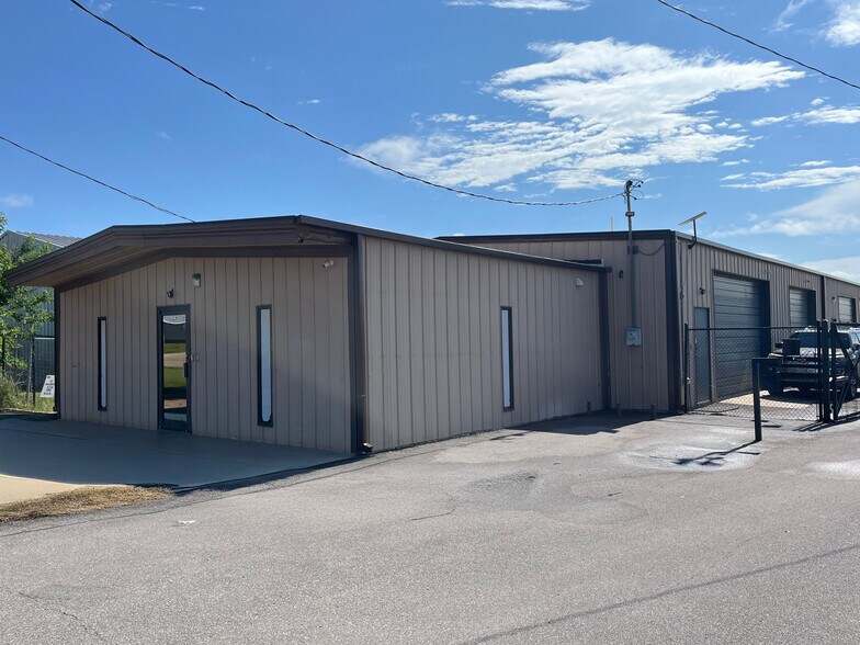 9502 A S Eastern Ave, Oklahoma City, OK à louer - Photo de l’immeuble – Image 1 sur 8
