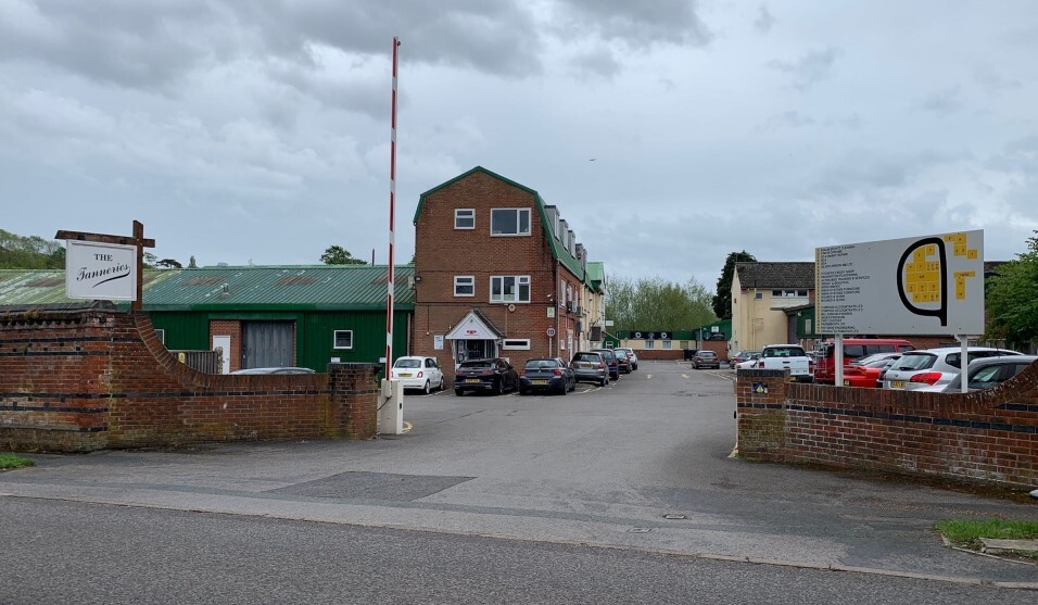 East St, Titchfield à louer - Photo de l’immeuble – Image 1 sur 2