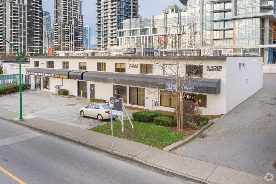 4413-4433 Dawson St, Burnaby, BC à louer - Photo de l’immeuble – Image 1 sur 11