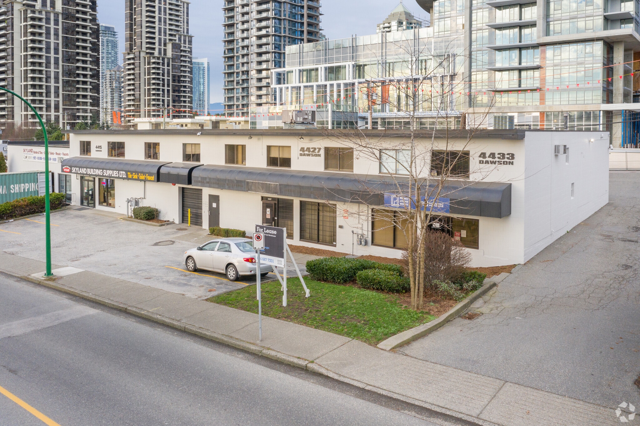 4413-4433 Dawson St, Burnaby, BC à louer Photo de l’immeuble– Image 1 sur 12