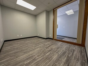 217 E Monroe St, Springfield, IL à louer Photo intérieure– Image 2 sur 12