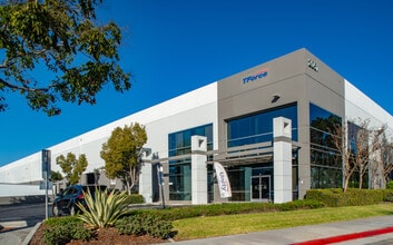 2051 Raymer Ave, Fullerton, CA à louer Photo intérieure– Image 1 sur 1