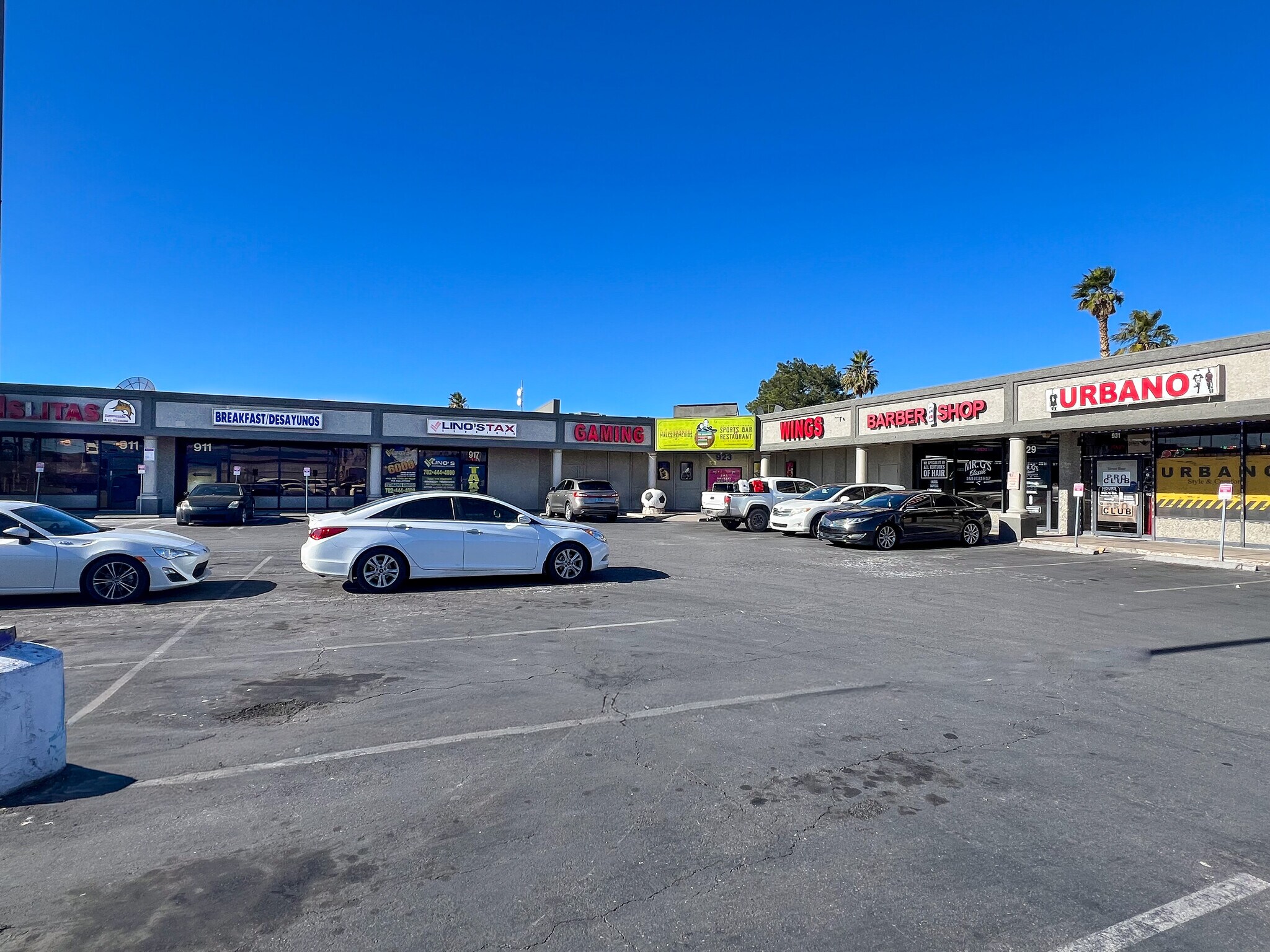 903-947 N Pecos Rd, Las Vegas, NV à louer Photo principale– Image 1 sur 6