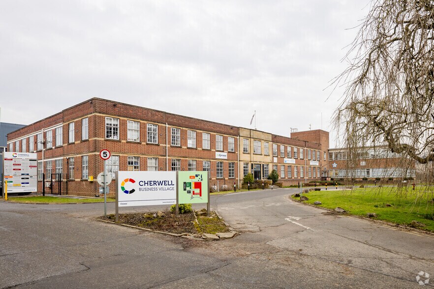 Main Block & Area 3, Cherwell Business Village, Banbury à vendre - Photo principale – Image 1 sur 35