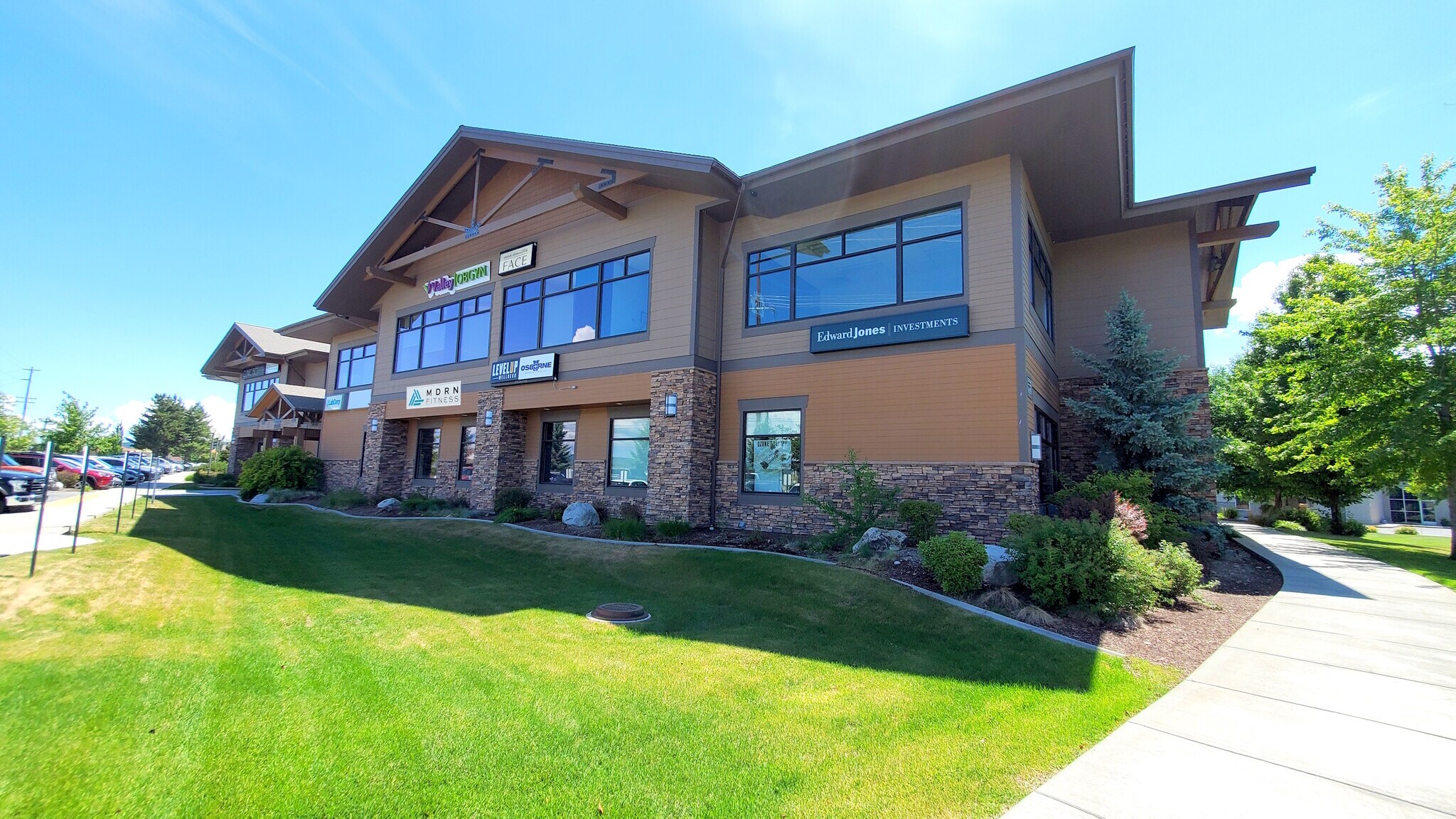 1334 N Whitman Ln, Liberty Lake, WA à louer Photo principale– Image 1 sur 2