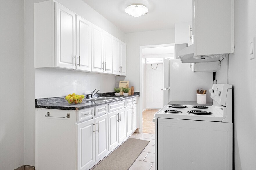 520 Wellington St, London, ON à louer - Photo de l’immeuble – Image 3 sur 10