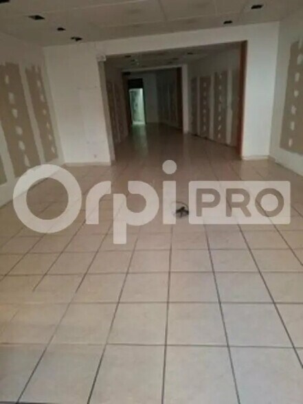 Local commercial dans Noyon à louer - Photo de l’immeuble – Image 2 sur 5