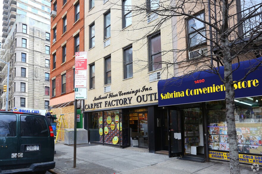 1492 1st Ave, New York, NY à vendre - Photo de l’immeuble – Image 3 sur 3