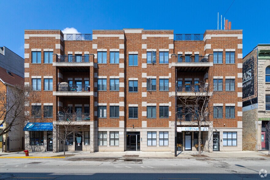 2128-2130 W Belmont Ave, Chicago, IL à louer - Photo de l’immeuble – Image 2 sur 4