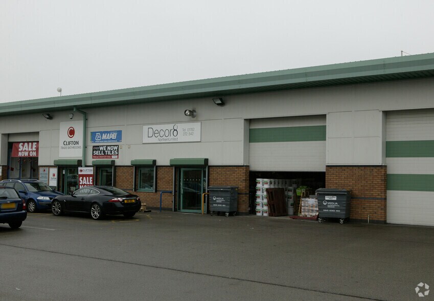 2A-2B Crown Rd, Stoke On Trent à louer - Photo de l’immeuble – Image 2 sur 4