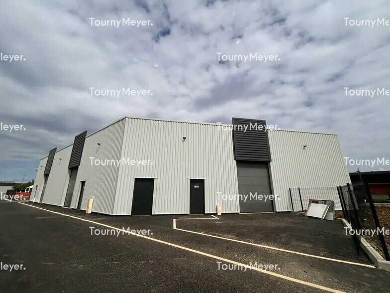 Local commercial dans Saint-Jory à louer - Photo de l’immeuble – Image 2 sur 9