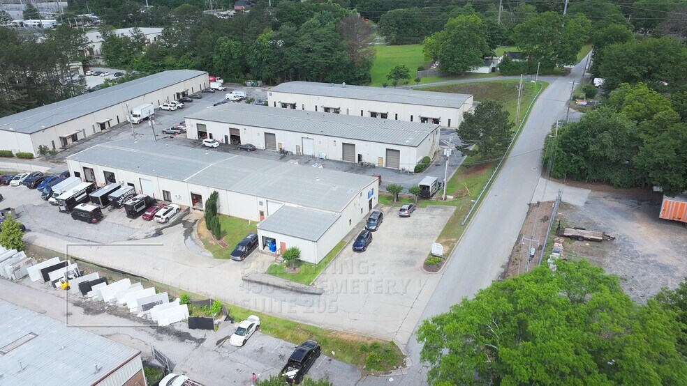 450 S Cemetery St, Norcross, GA à louer - Vidéo sur l’annonce professionnelle – Image 2 sur 41