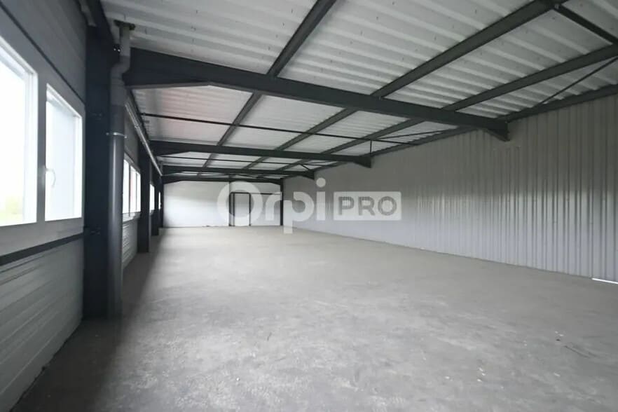 Bureau dans Sennecey-le-Grand à louer - Photo intérieure – Image 1 sur 5