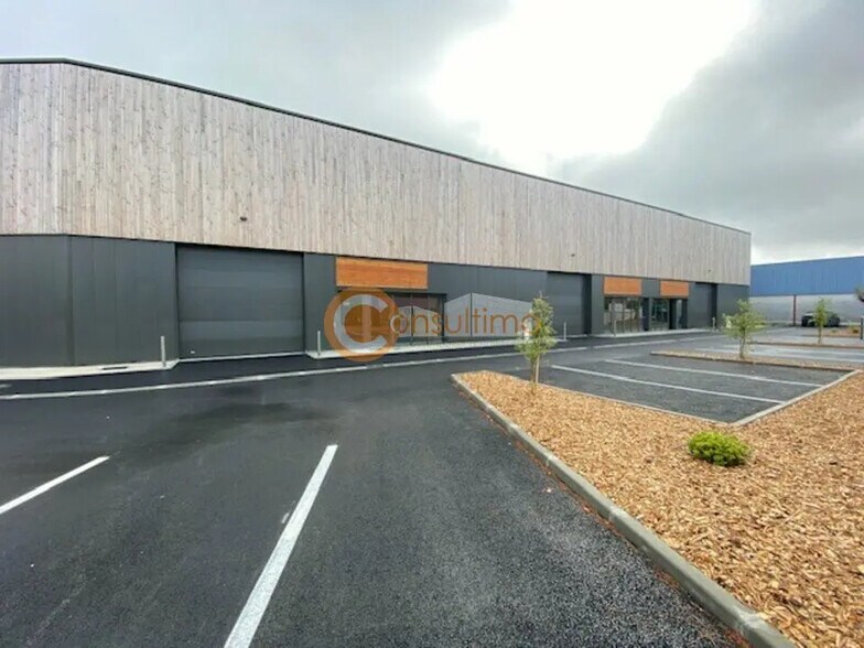 Local d'activités dans Andernos-les-Bains à vendre - Photo de l’immeuble – Image 2 sur 12