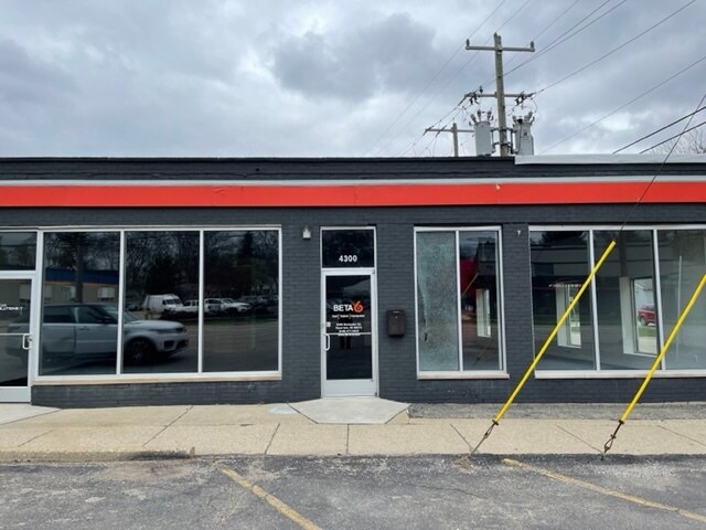 4314-4320 Rochester Rd, Royal Oak, MI à louer - Photo de l’immeuble – Image 2 sur 14