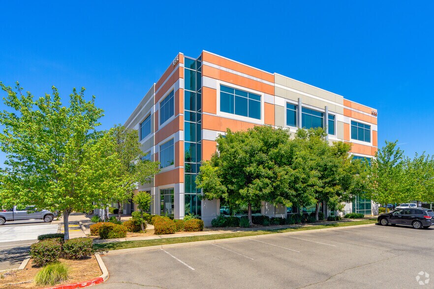 855 Harter Pky, Yuba City, CA à louer - Photo principale – Image 1 sur 13