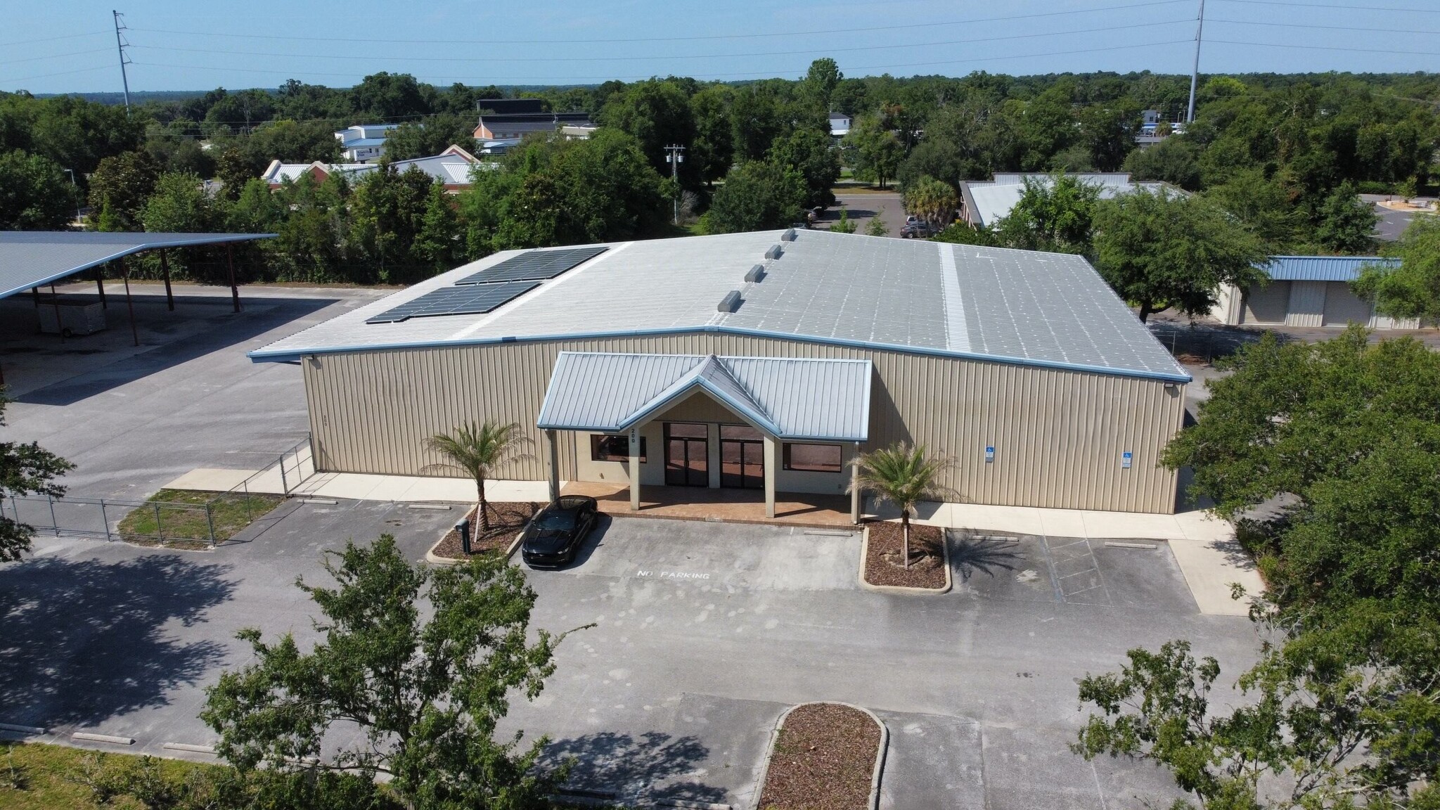 200 NE Commercial Cir, Keystone Heights, FL à louer Photo de l’immeuble– Image 1 sur 6