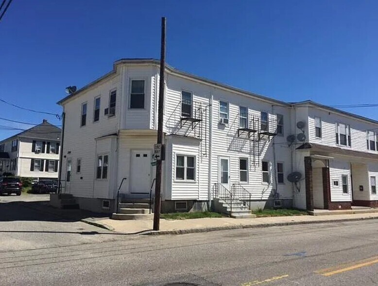 213 State St, Bristol, RI à vendre - Photo de l’immeuble – Image 2 sur 14