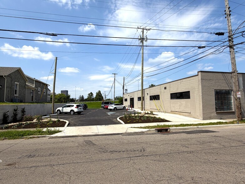 735 Wayne Ave, Dayton, OH à louer - Photo de l’immeuble – Image 2 sur 12