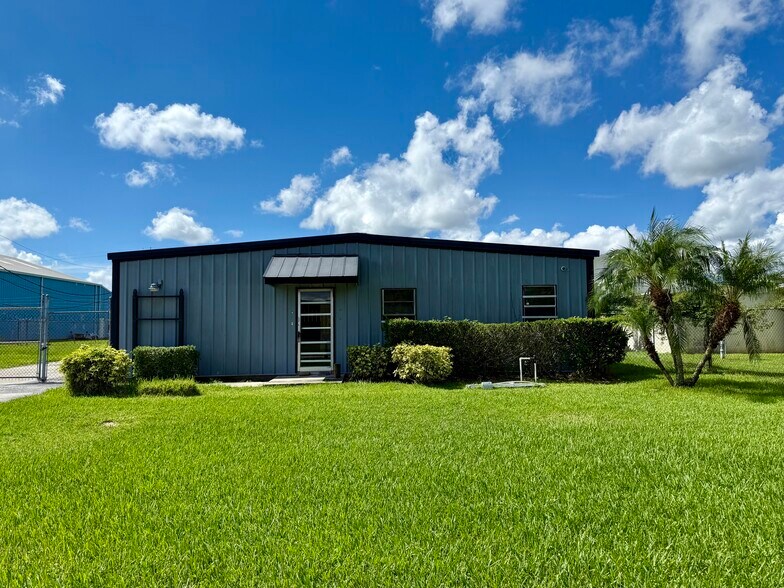530 W Brannen Rd, Lakeland, FL à vendre - Photo de l’immeuble – Image 1 sur 32