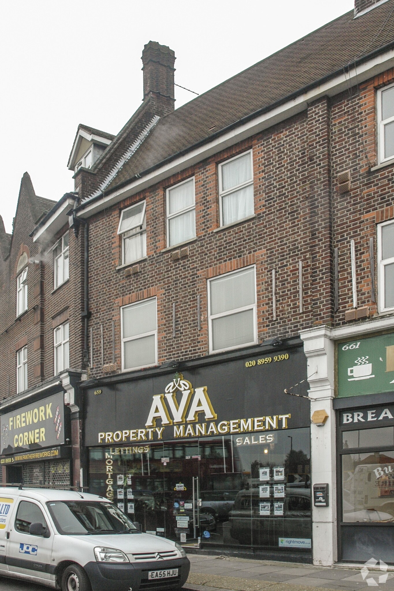 659 Watford Way, Londres à louer Photo de l’immeuble– Image 1 sur 7