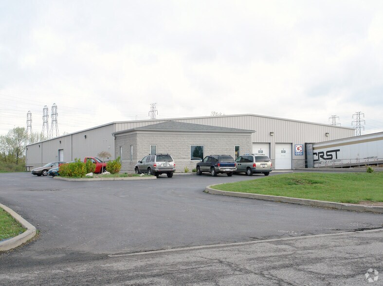 225 Fire Tower Dr, Tonawanda, NY à louer - Photo principale – Image 1 sur 2