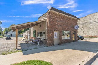 Plus de détails pour 118 E Main St, Albion, IN - Local d’activités à vendre