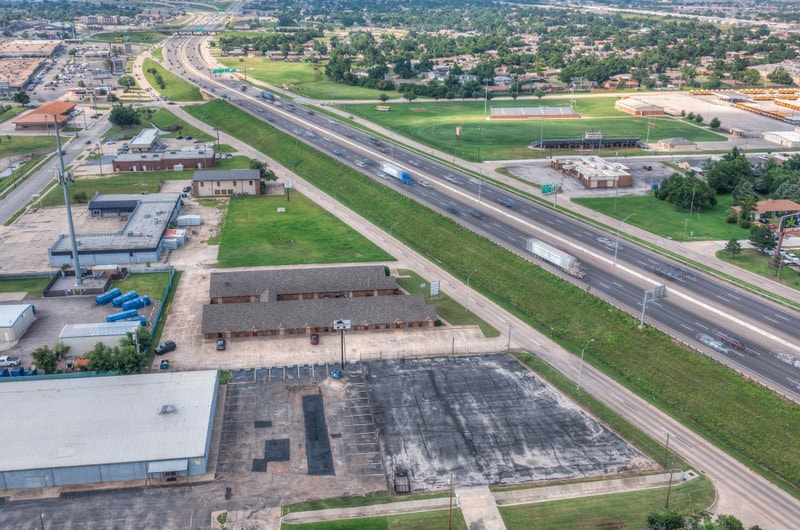 221 N Service Rd, Moore, OK à louer - Aérien – Image 3 sur 5