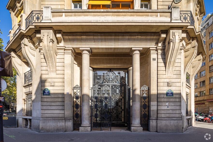 98 Rue De Sèvres, Paris à louer - Photo de l’immeuble – Image 3 sur 6