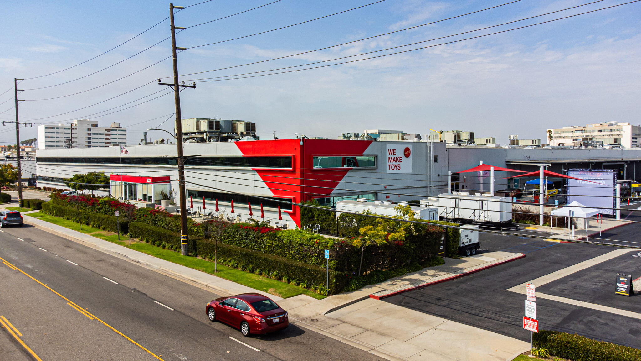 2031 E Mariposa Ave, El Segundo, CA à louer Photo de l’immeuble– Image 1 sur 8