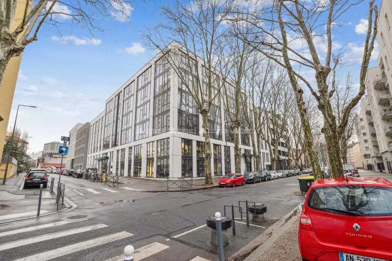 Bureau dans Villeurbanne à louer - Photo de l’immeuble – Image 2 sur 14