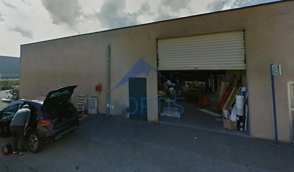 Local d’activités dans Meyzieu à louer - Photo de l’immeuble – Image 1 sur 2